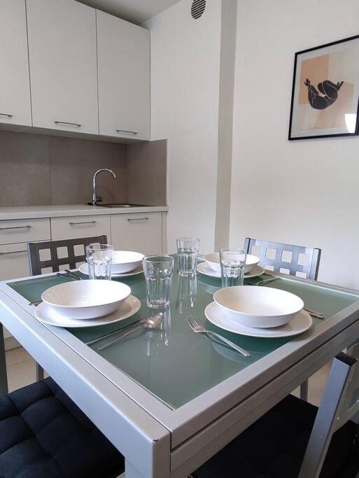 Appartement Udoban Stan Sa Terasom U Mirnom Okruzenju à Zagreb Extérieur photo